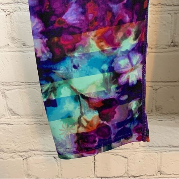 ATHLETA Floral Fade Sonar Capri Extra small Yoga Workout - Picture 6 of 13